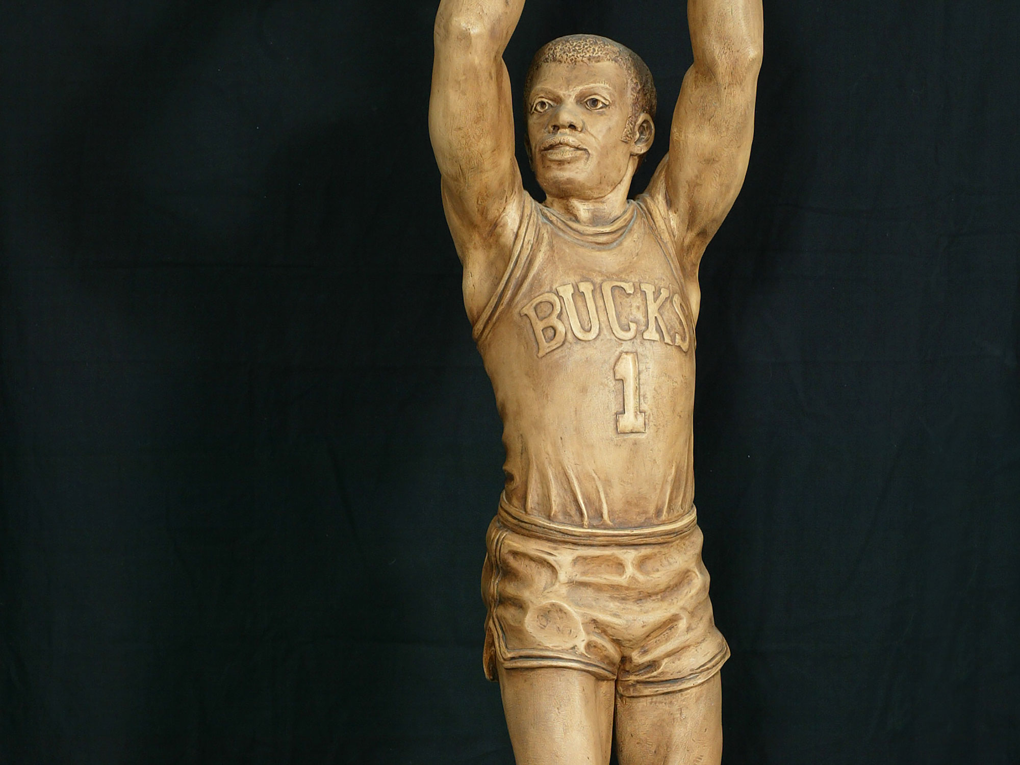 Oscar Robertson sculpture